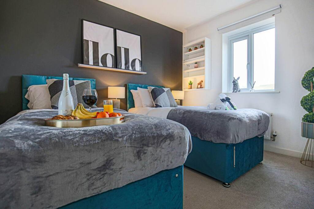 Stylish House With Smart Tvs And Netflix, Fast Wifi, Free Parking And Garden By Yoko *