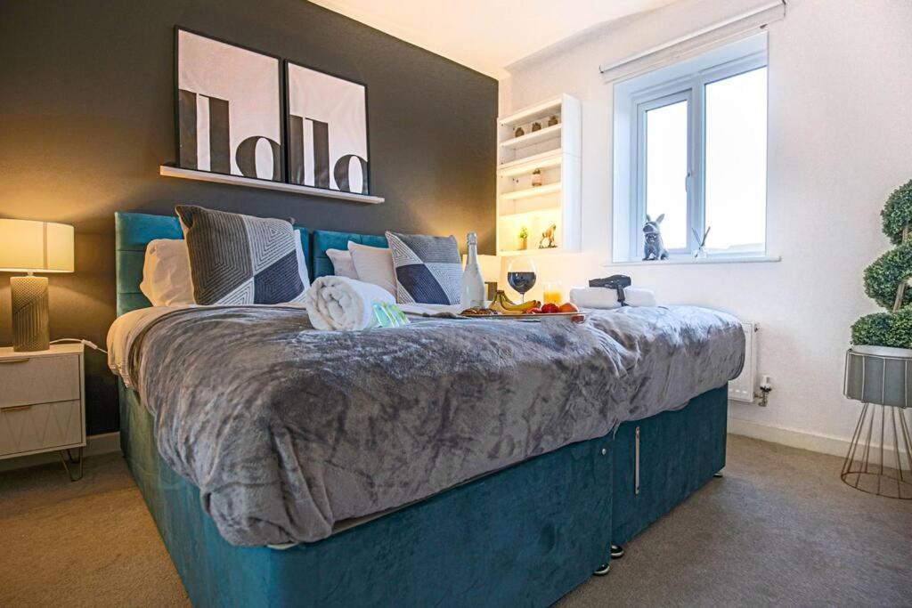 Stylish House With Smart Tvs And Netflix, Fast Wifi, Free Parking And Garden By Yoko Milton Keynes
